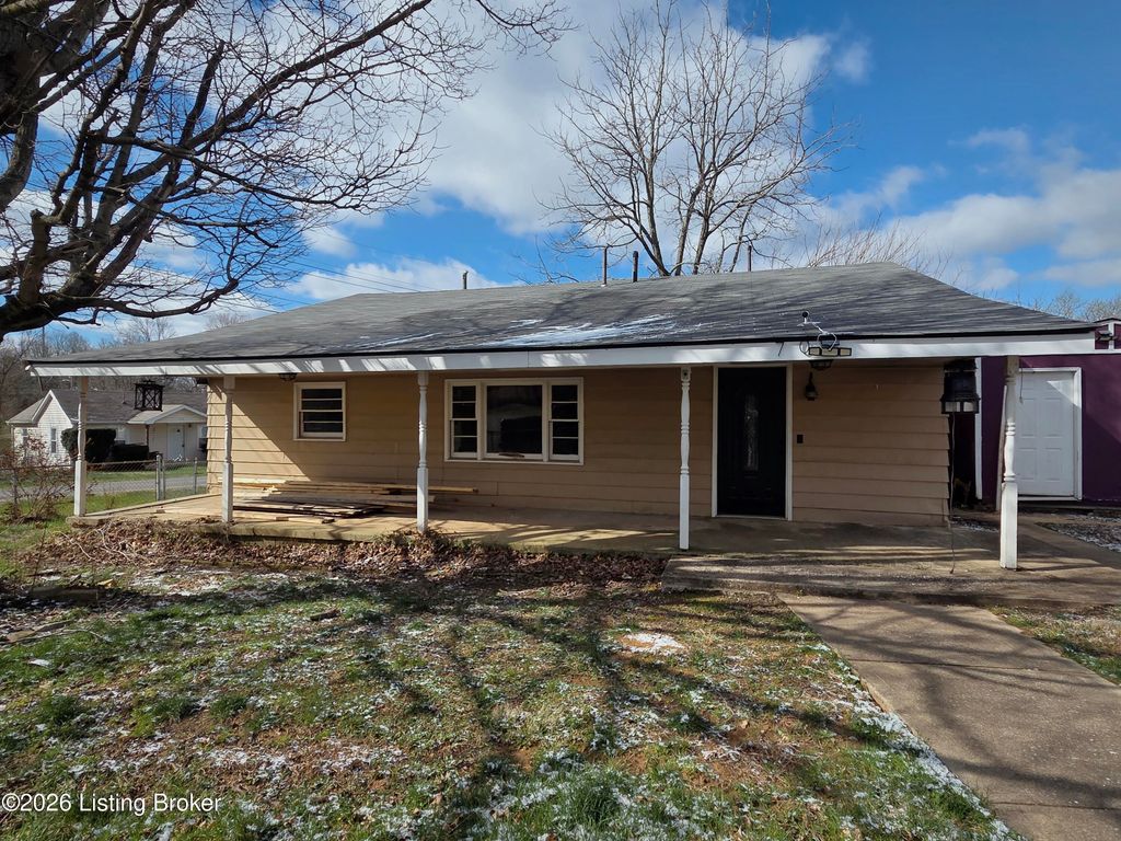 Photo of 170 Horseshoe Ct, Radcliff, KY 40160 (MLS # 1711631)