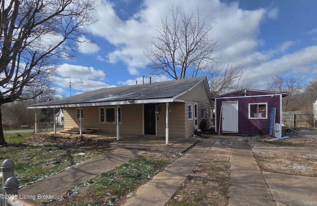 Photo of 170 Horseshoe Ct, Radcliff, KY 40160 (MLS # 1711631)