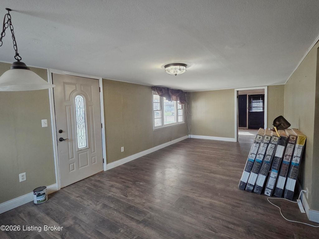 Photo of 170 Horseshoe Ct, Radcliff, KY 40160 (MLS # 1711631)