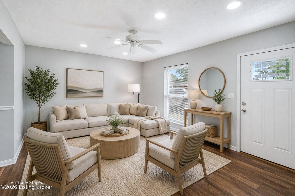 Photo of 5230 Mt Holyoke Dr, Louisville, KY 40216 (MLS # 1716325)