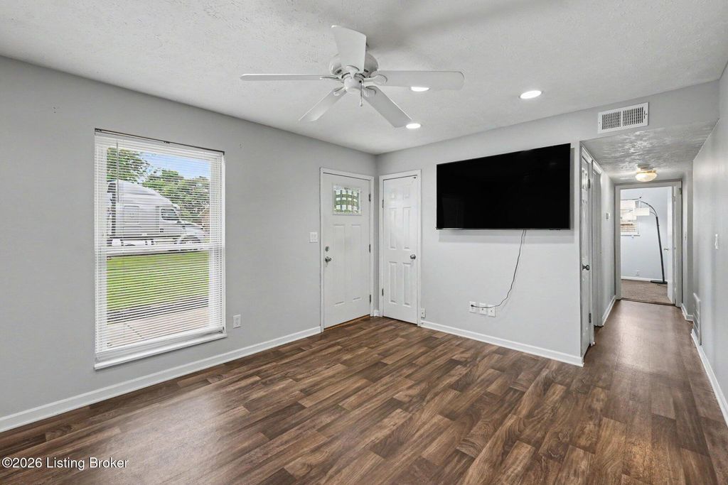 Photo of 5230 Mt Holyoke Dr, Louisville, KY 40216 (MLS # 1716325)