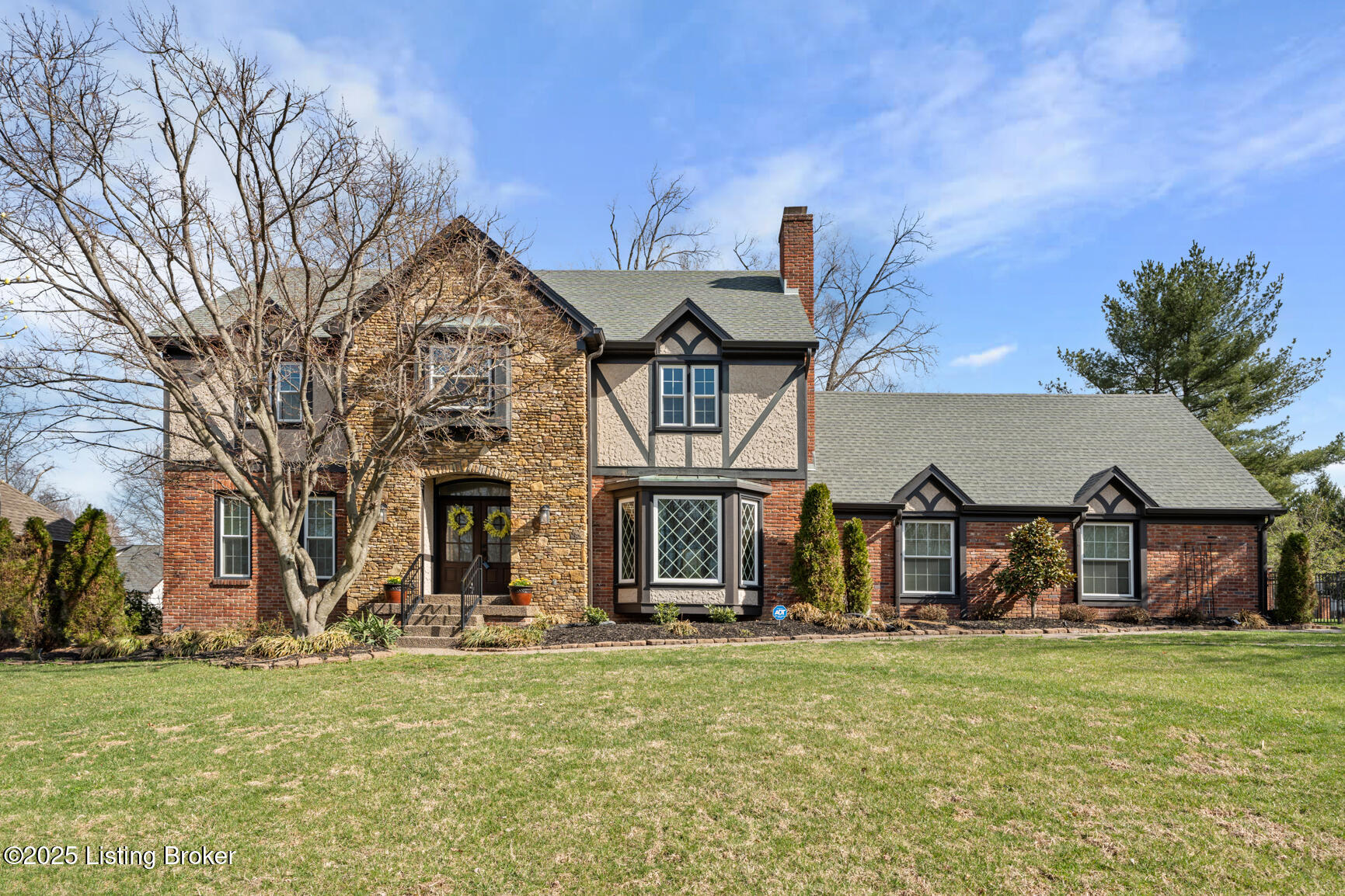 8809 Linn Station Rd, Louisville, Kentucky image 48