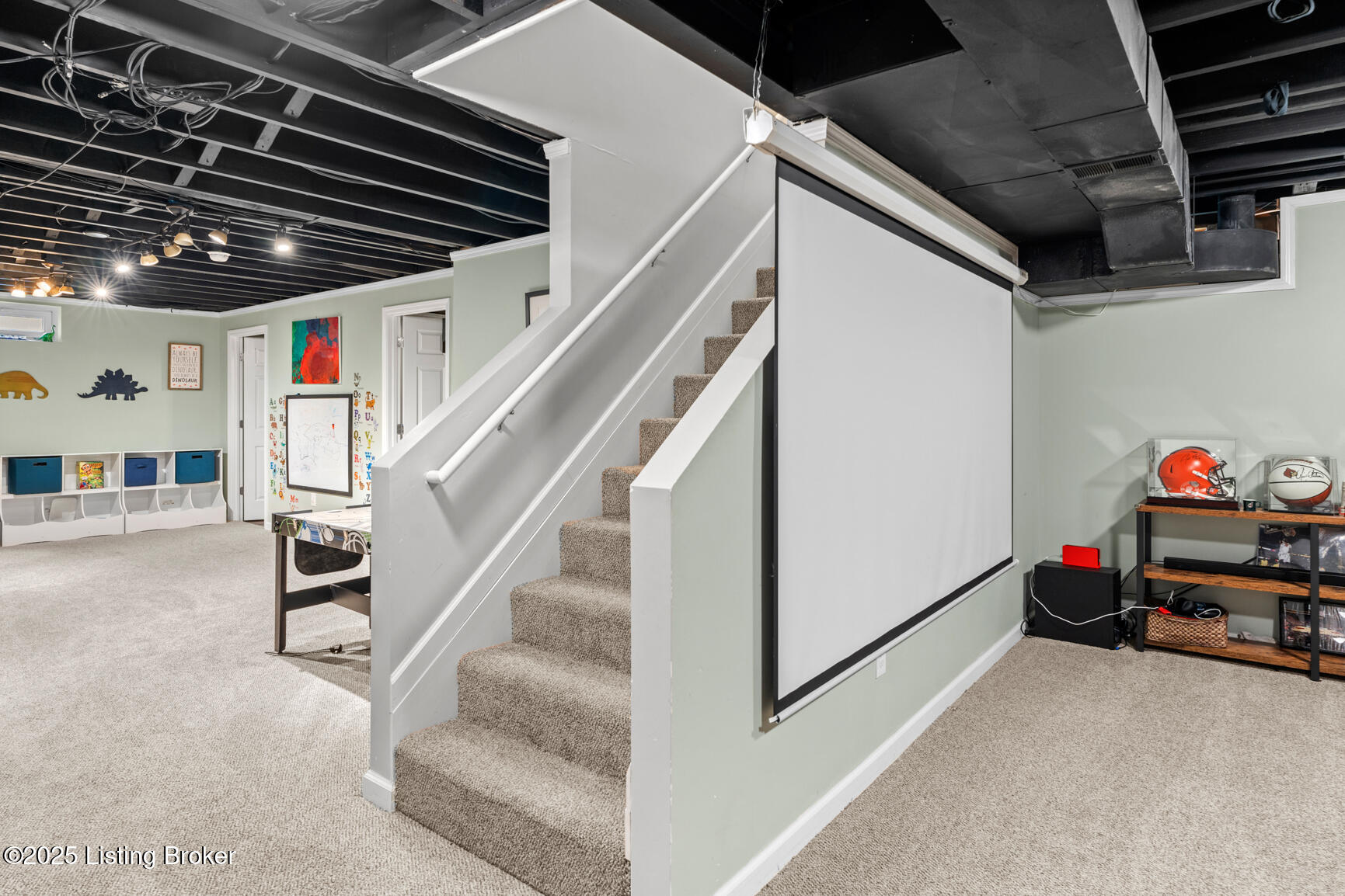 8809 Linn Station Rd, Louisville, Kentucky image 37