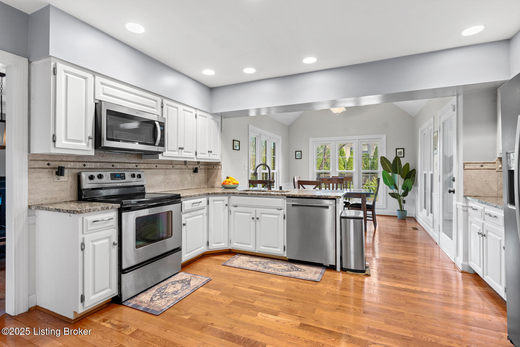8809 Linn Station Rd, Louisville, Kentucky image 7