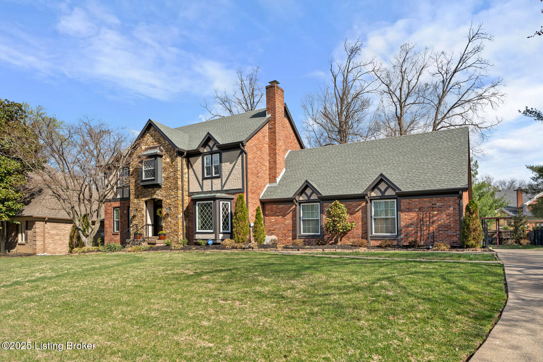 8809 Linn Station Rd, Louisville, Kentucky image 1