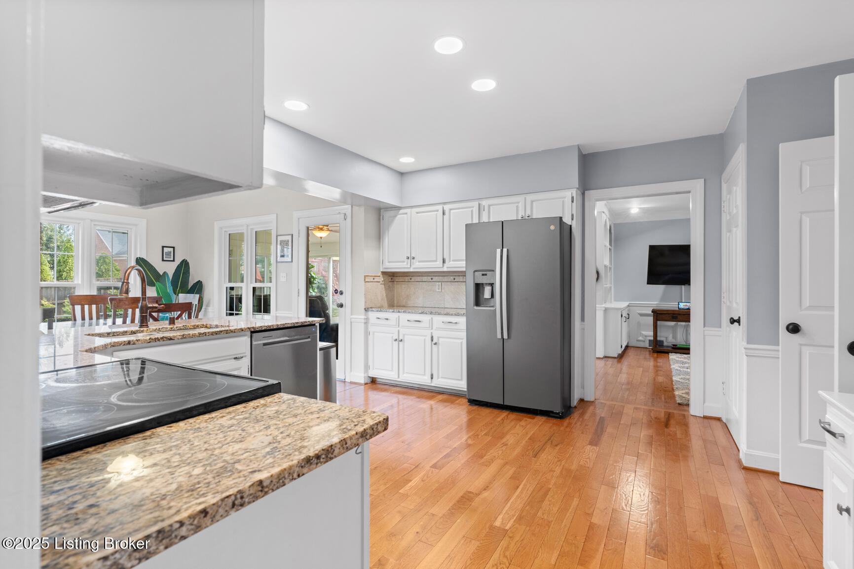 8809 Linn Station Rd, Louisville, Kentucky image 9
