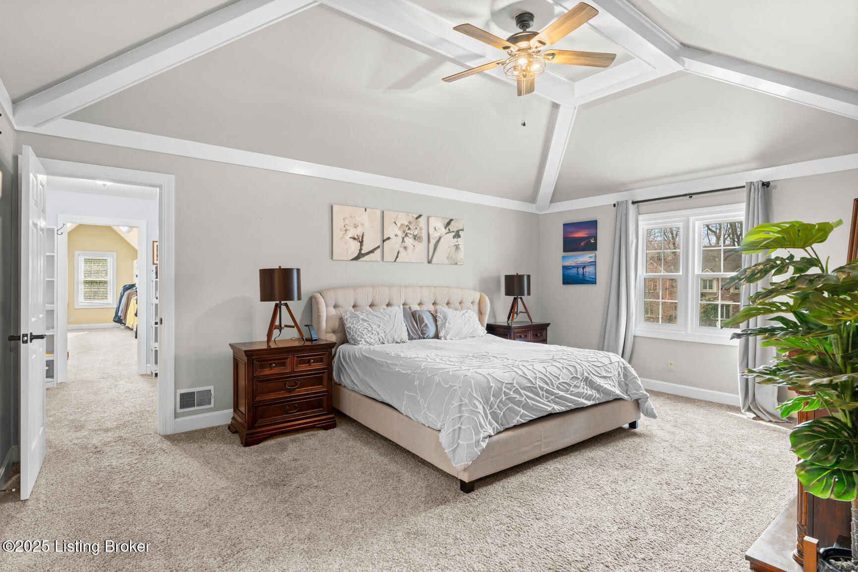 8809 Linn Station Rd, Louisville, Kentucky image 22