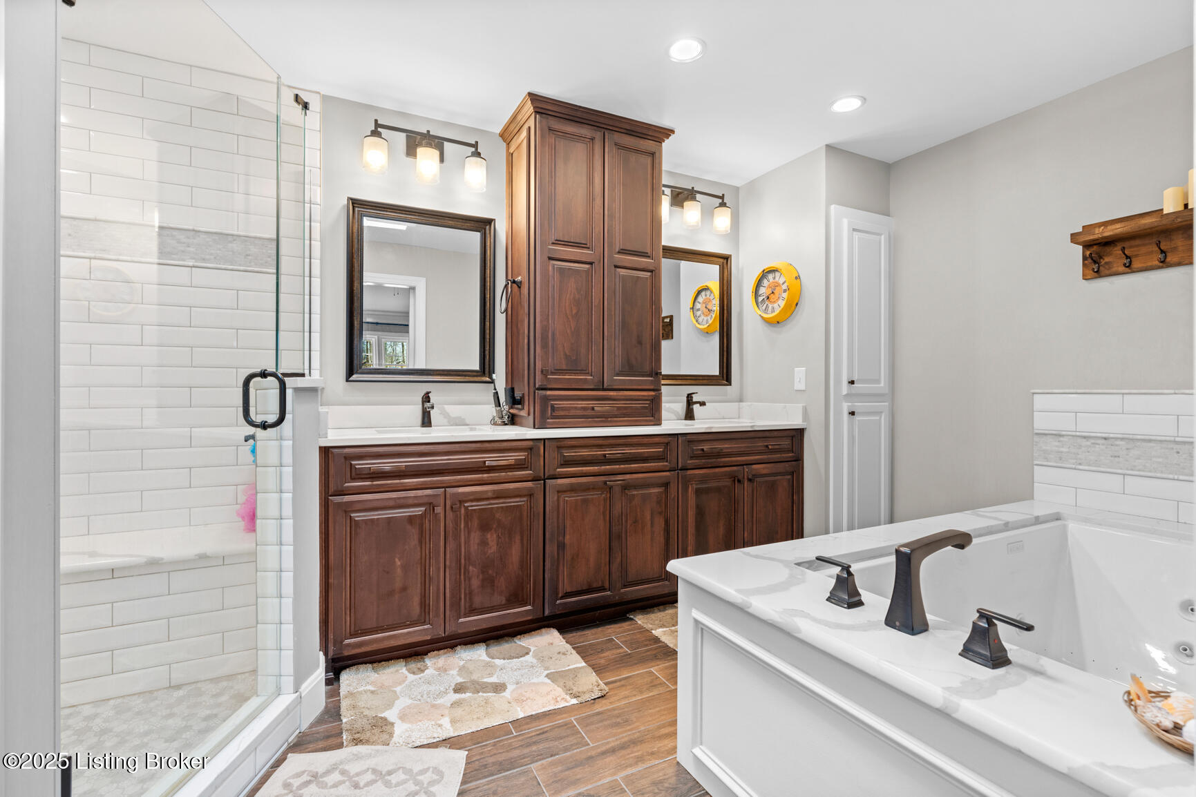 8809 Linn Station Rd, Louisville, Kentucky image 24