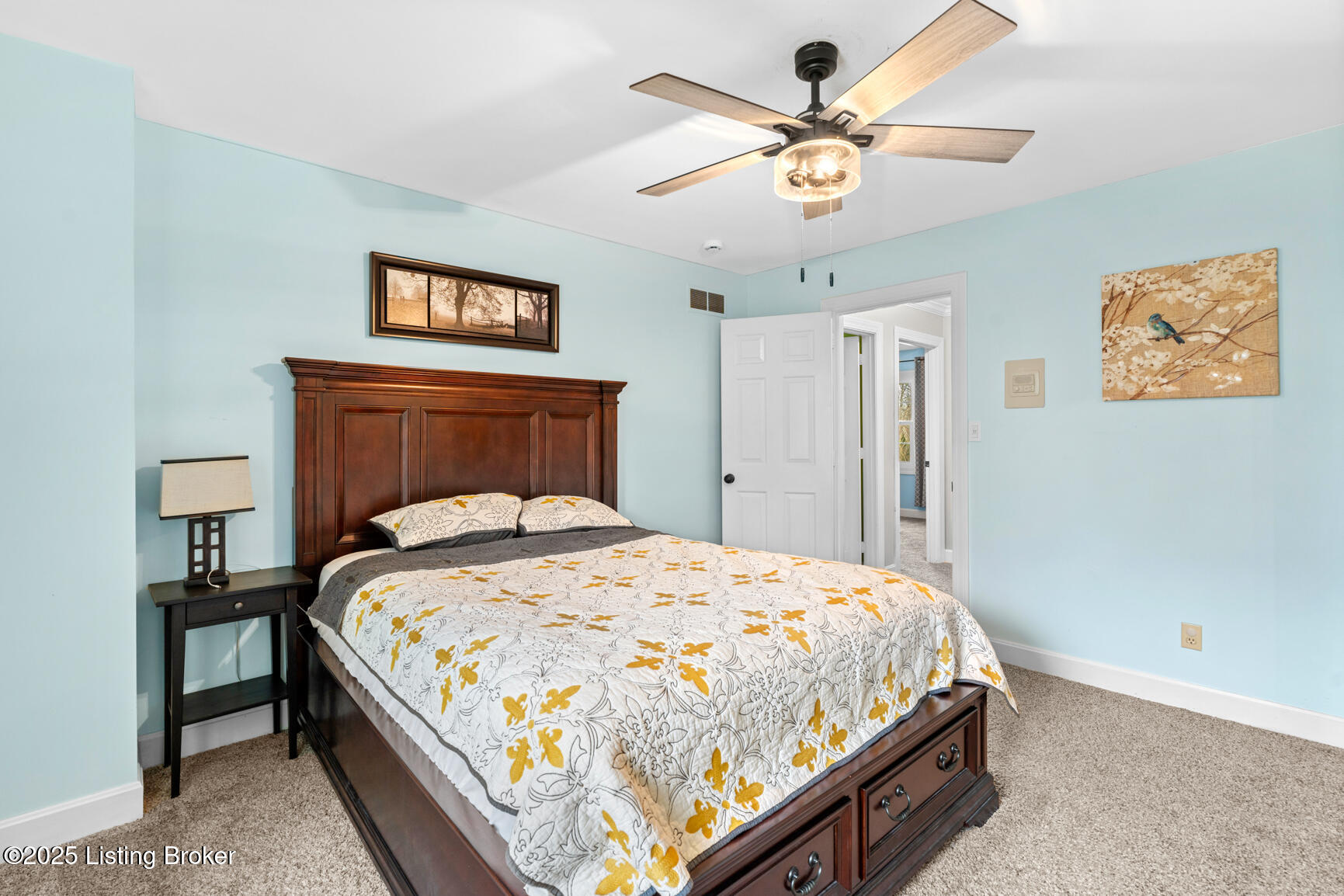 8809 Linn Station Rd, Louisville, Kentucky image 33