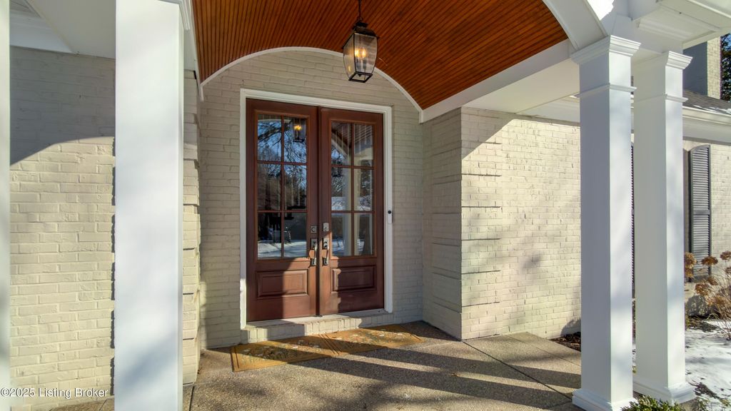 Photo of 2109 Starmont Rd, Riverwood, KY 40207 (MLS # 1705250)