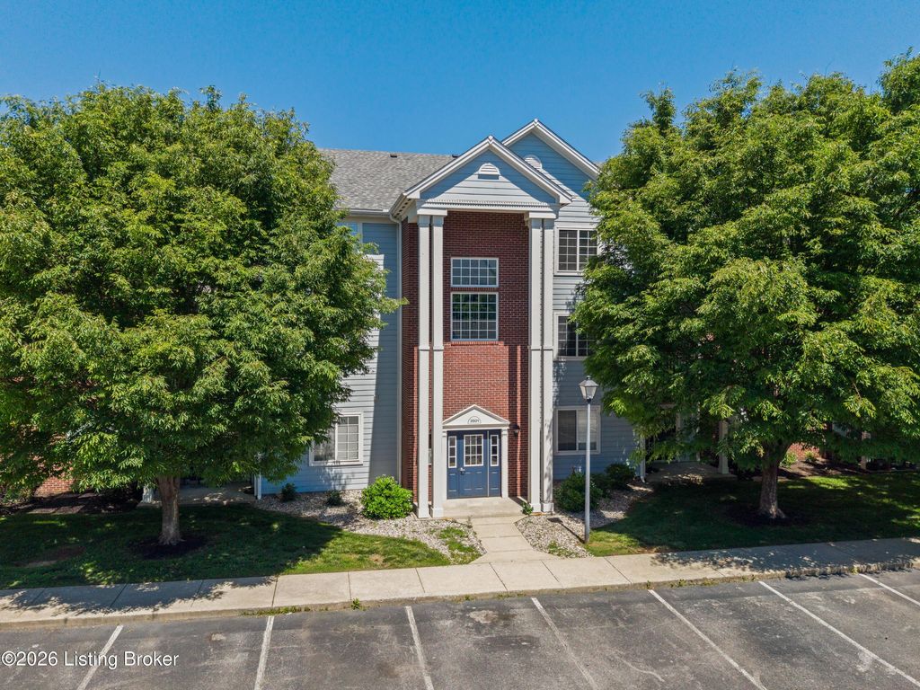 Photo of 2601 Callery Pl #304, Louisville, KY 40299 (MLS # 1717033)