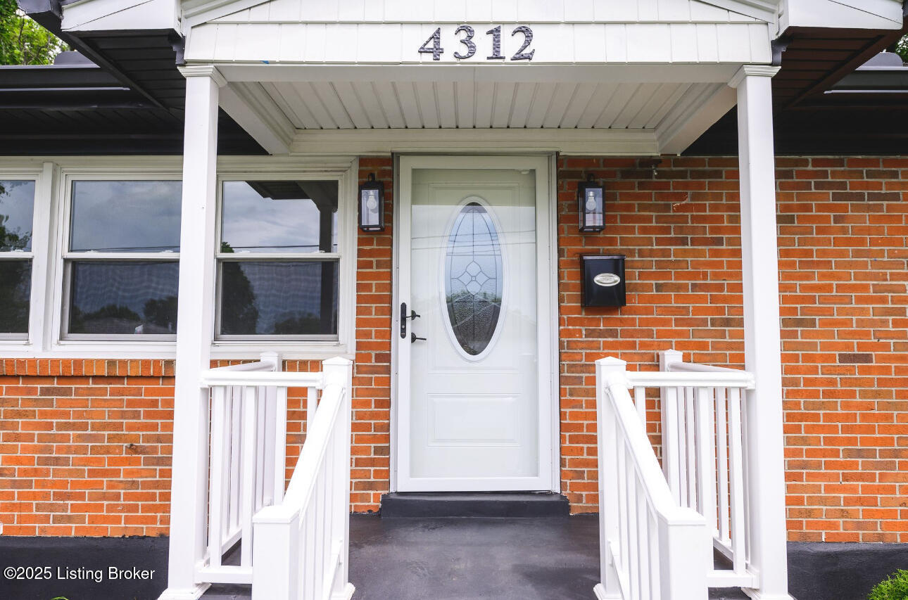 4312 Winter Garden Ct, Louisville, Kentucky image 2