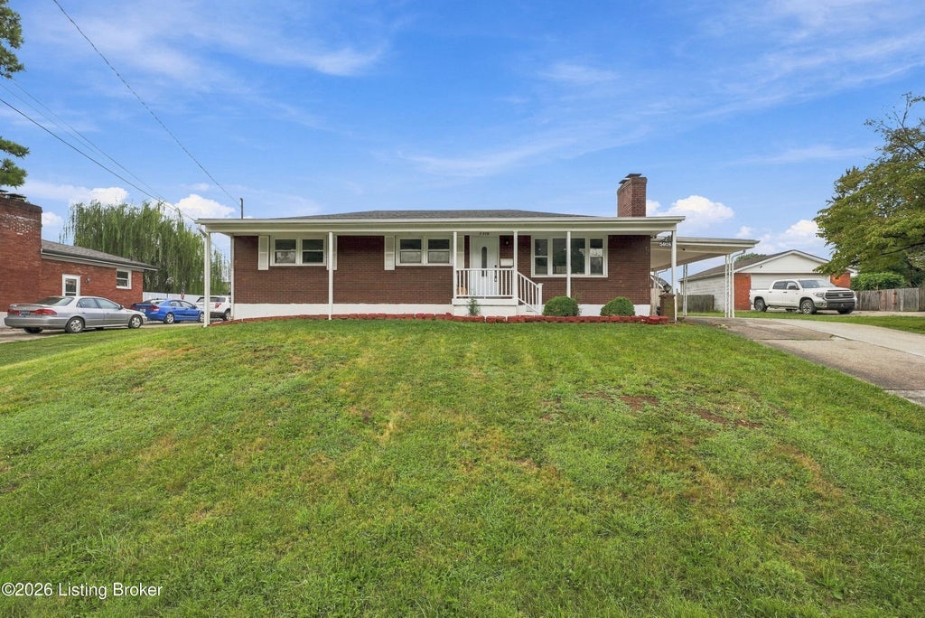 Photo of 5918 Bay Pine Dr, Louisville, KY 40219 (MLS # 1729391)