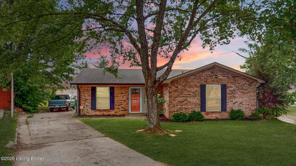 Photo of 10803 Corbin Ct, Louisville, KY 40229 (MLS # 1715882)