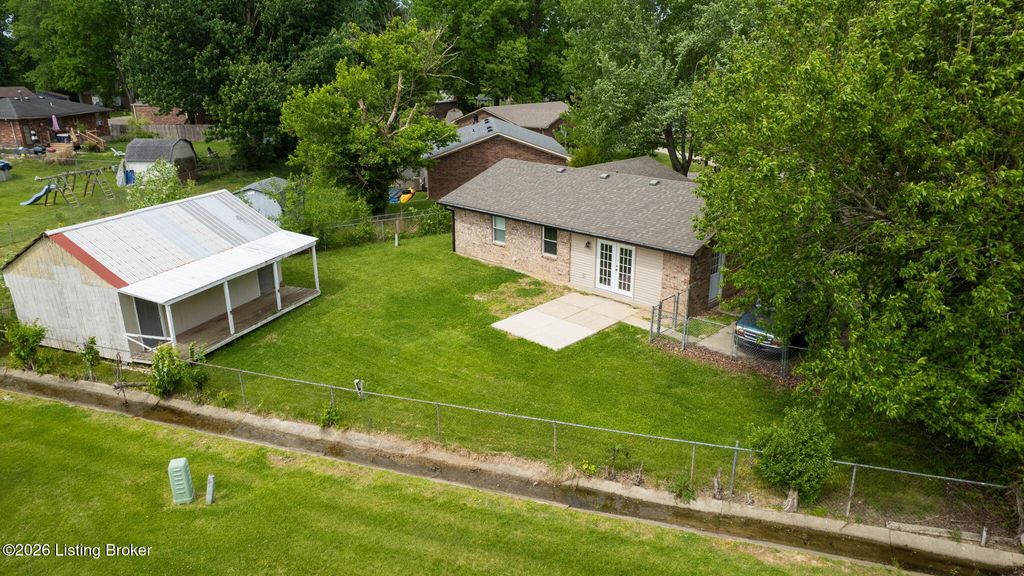 Photo of 10803 Corbin Ct, Louisville, KY 40229 (MLS # 1715882)