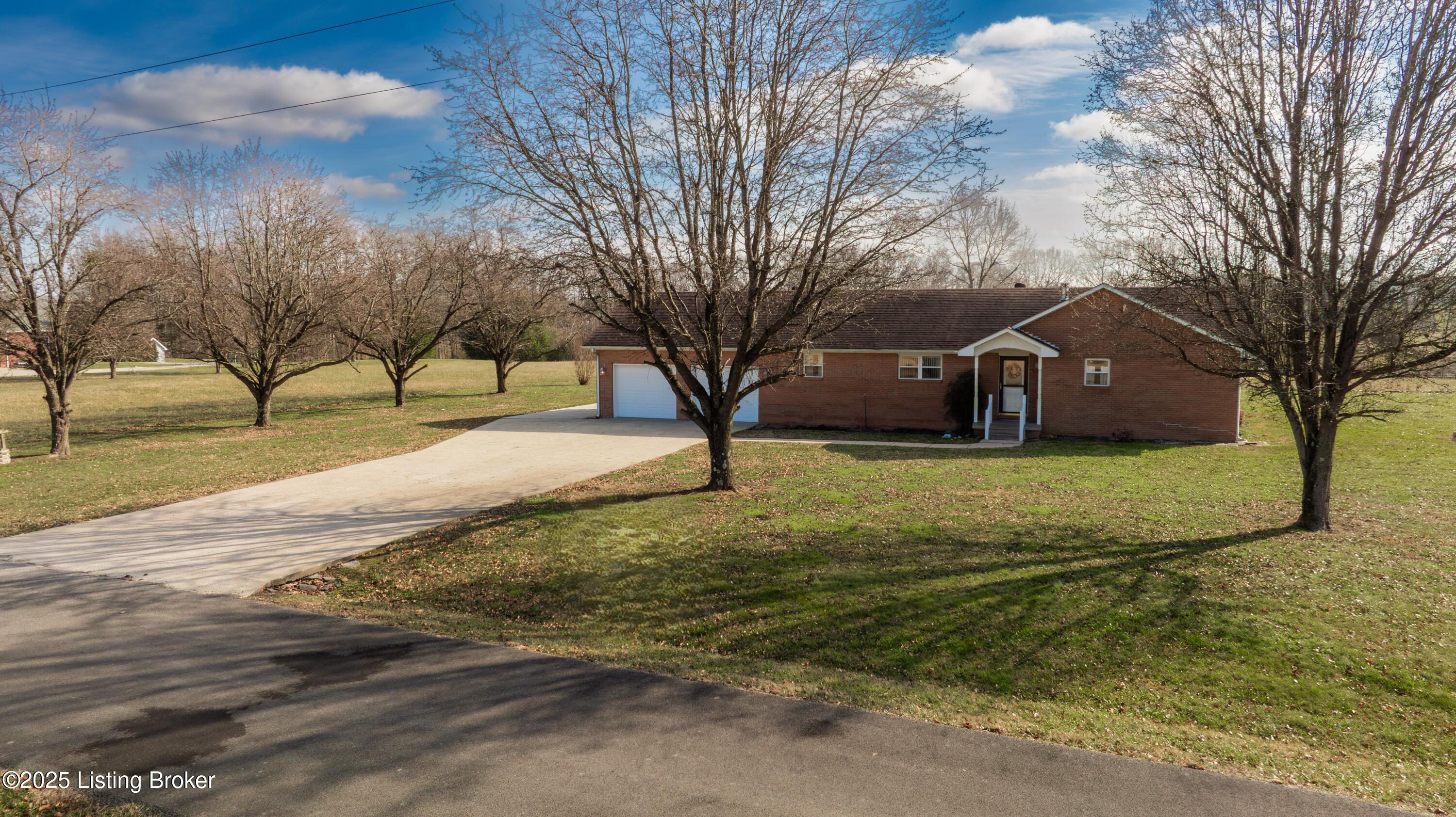 137 Butcher Estates Dr, Russell Springs, Kentucky image 1