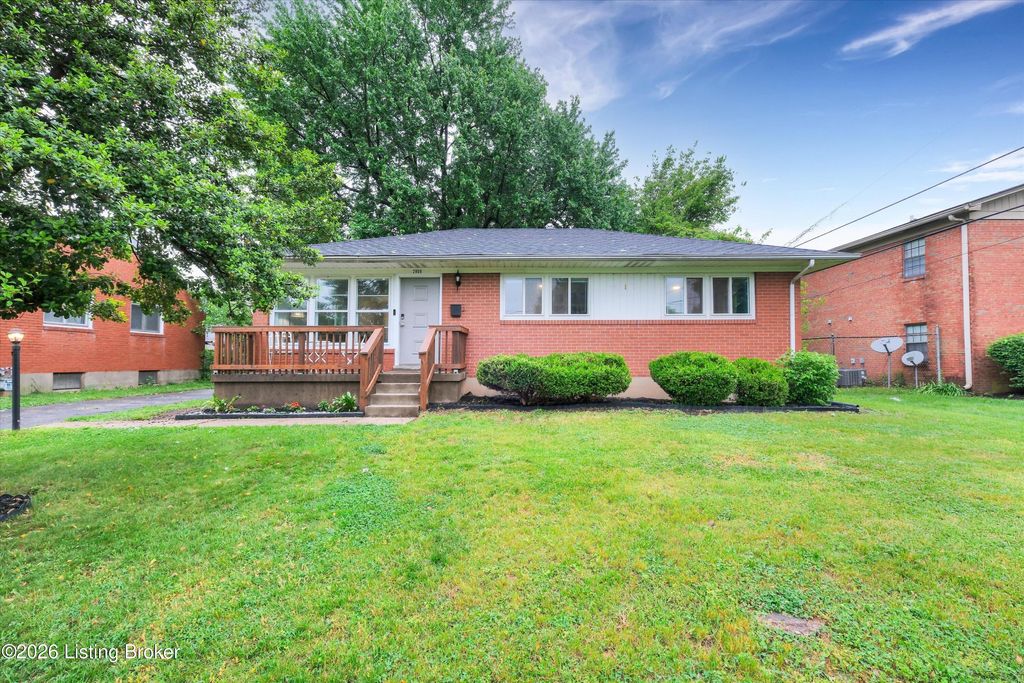 Photo of 2808 Rosalee Ave, Louisville, KY 40220 (MLS # 1715930)
