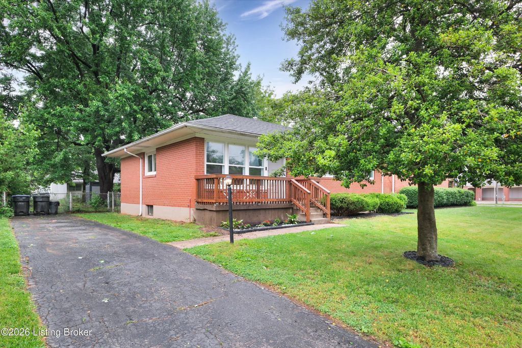 Photo of 2808 Rosalee Ave, Louisville, KY 40220 (MLS # 1715930)