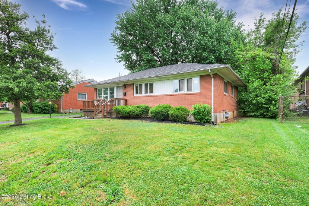 Photo of 2808 Rosalee Ave, Louisville, KY 40220 (MLS # 1715930)