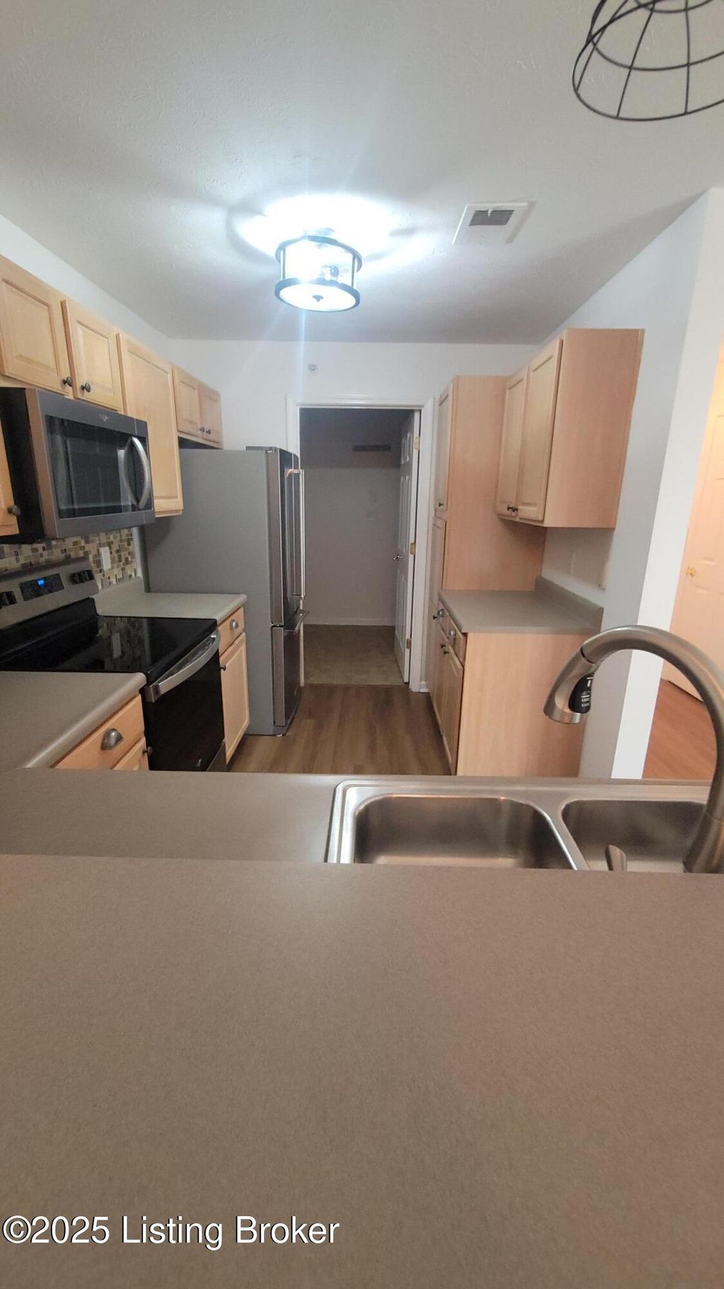 Photo of 6403 Shelton Cir #UNIT 104, Crestwood, KY 40014 (MLS # 1702123)