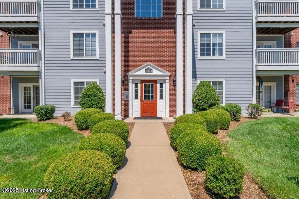 Photo of 6403 Shelton Cir #UNIT 104, Crestwood, KY 40014 (MLS # 1702123)