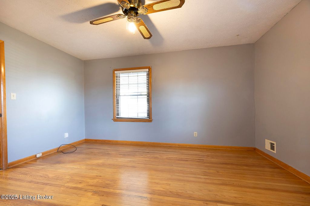 Photo of 3409 Cedar Point Ln, La Grange, KY 40031 (MLS # 1699682)