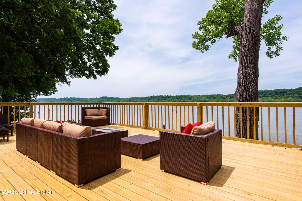Photo of 1706 Riverside Dr, Prospect, KY 40059 (MLS # 1718394)