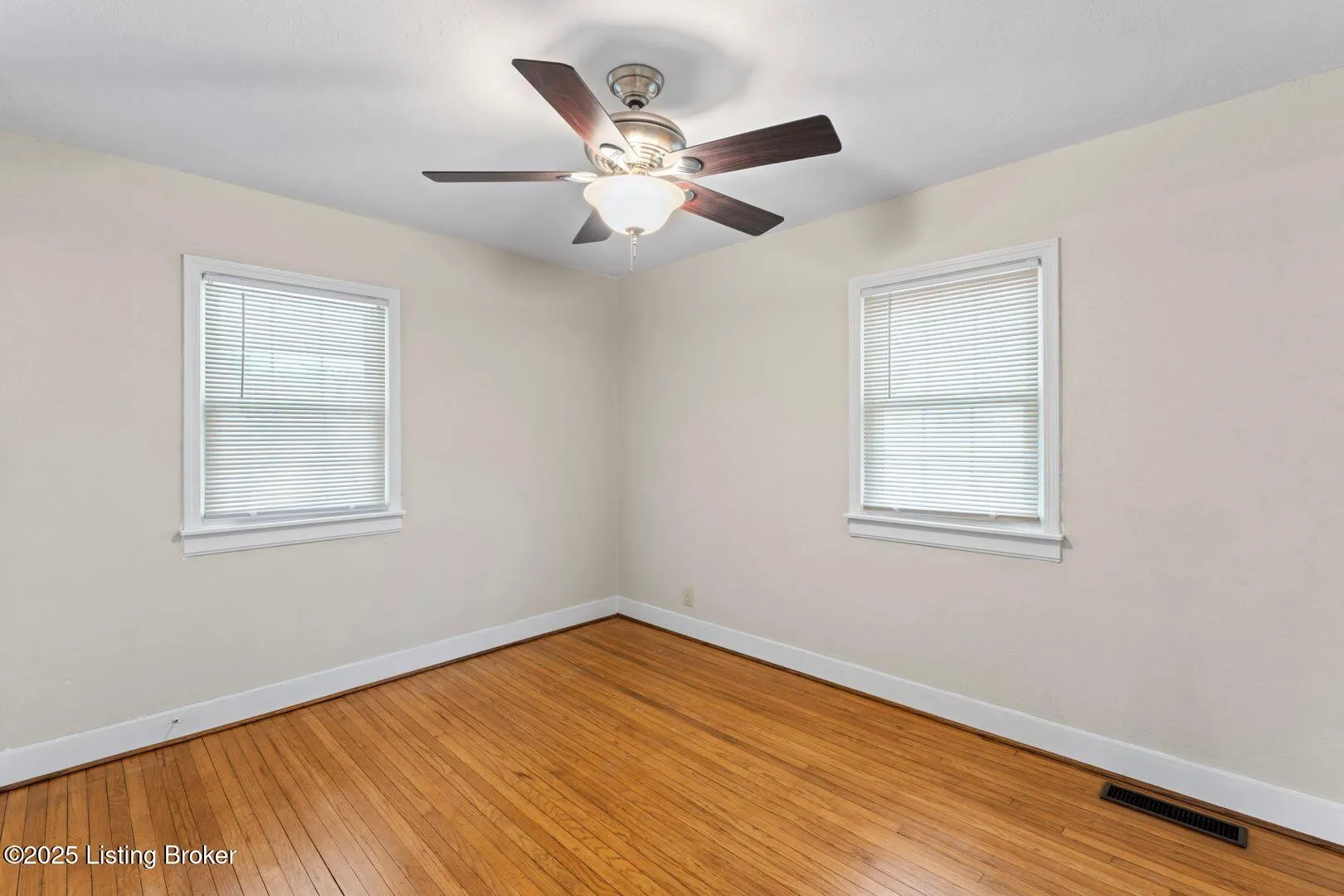 Louisville, Kentucky 40217, United States, 3 Bedrooms Bedrooms, ,2 BathroomsBathrooms,Residential,Active,228771