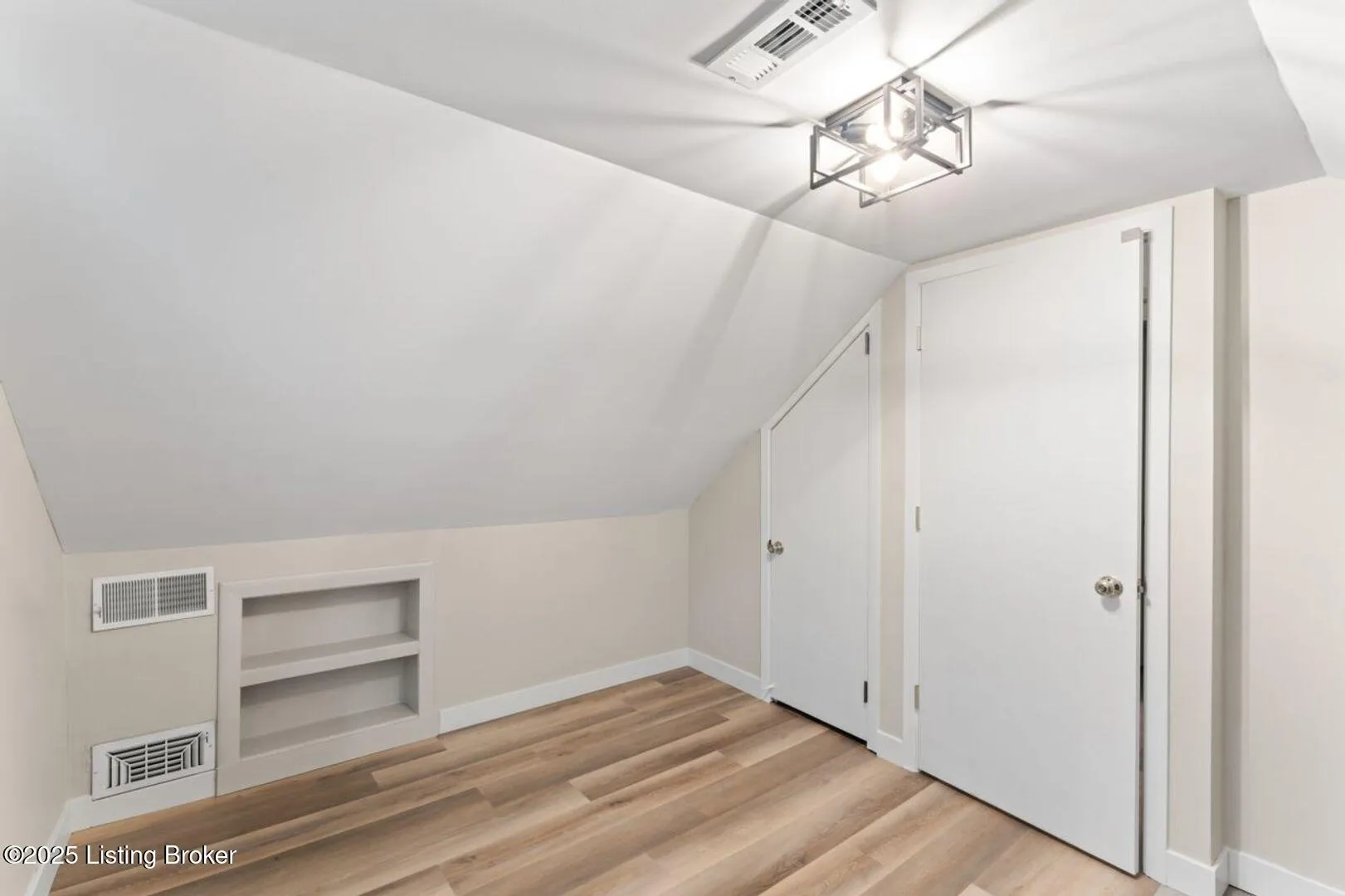 Louisville, Kentucky 40217, United States, 3 Bedrooms Bedrooms, ,2 BathroomsBathrooms,Residential,Active,228771