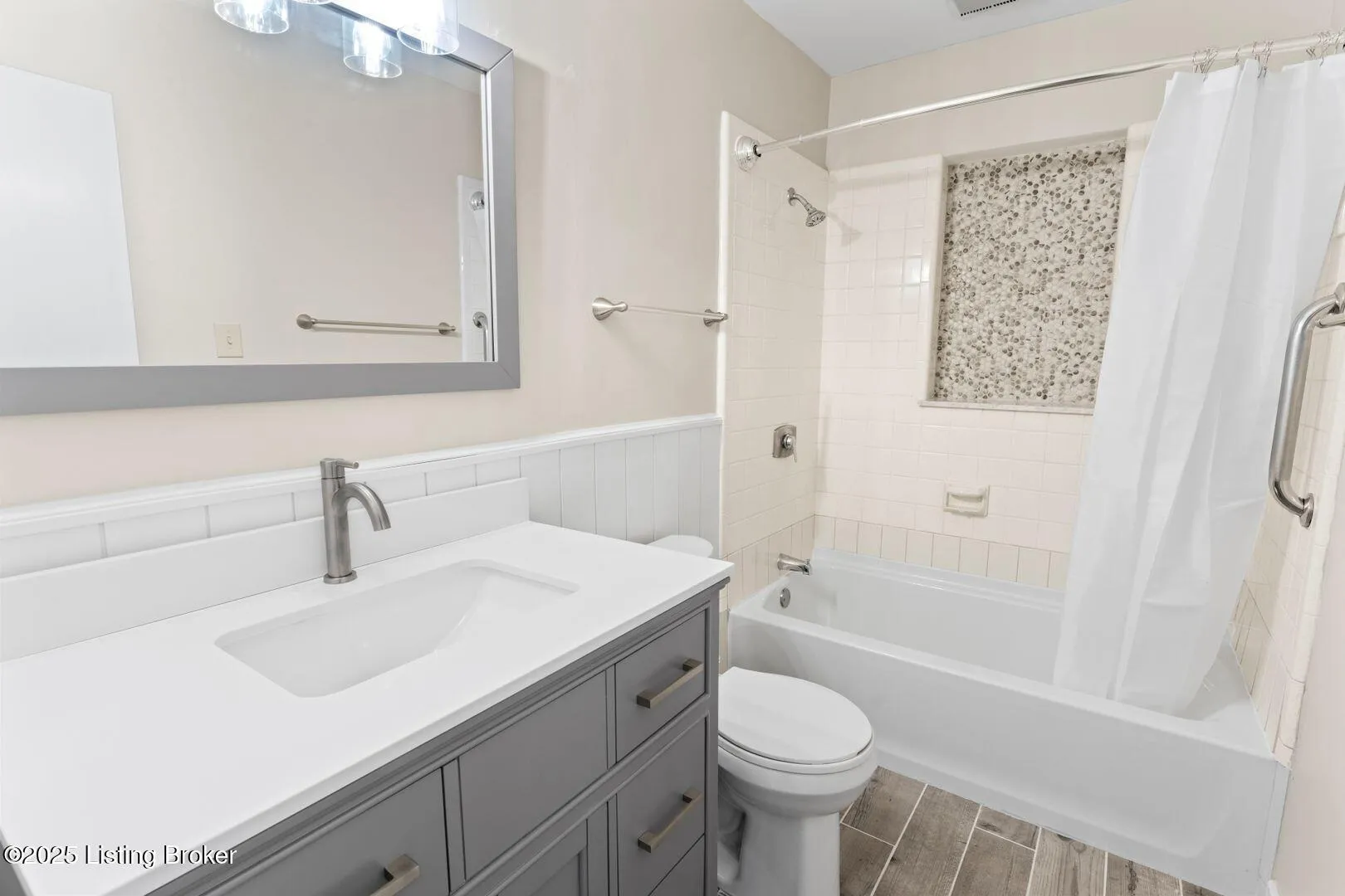 Louisville, Kentucky 40217, United States, 3 Bedrooms Bedrooms, ,2 BathroomsBathrooms,Residential,Active,228771