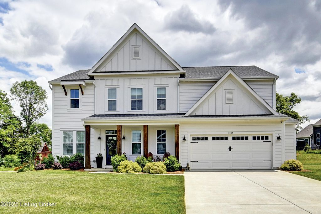 Photo of 3407 Grassland Ct, La Grange, KY 40031 (MLS # 1698684)
