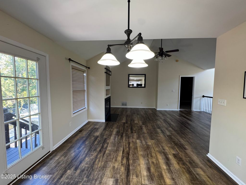 Photo of 7507 Braeburn Cir, Louisville, KY 40228 (MLS # 1700512)