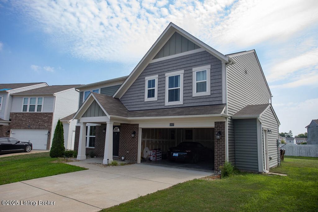 Photo of 10007 Tuscany Ridge Ct, Louisville, KY 40291 (MLS # 1708061)