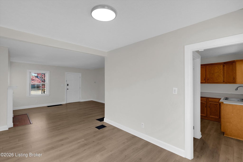 Photo of 502 Christopher Pl, Louisville, KY 40214 (MLS # 1733420)