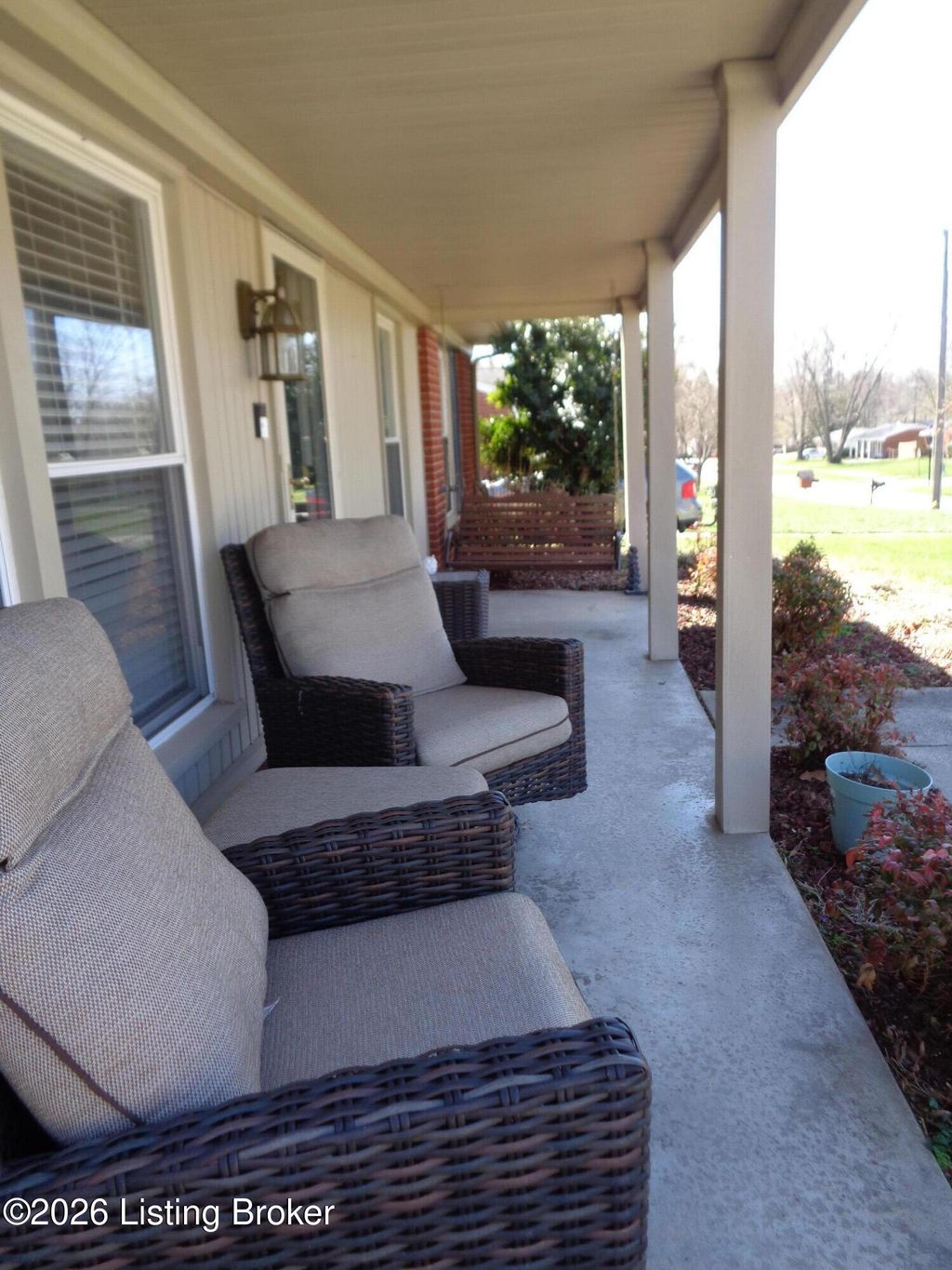 Photo of 2705 Llandovery Dr, Louisville, KY 40299 (MLS # 1712359)