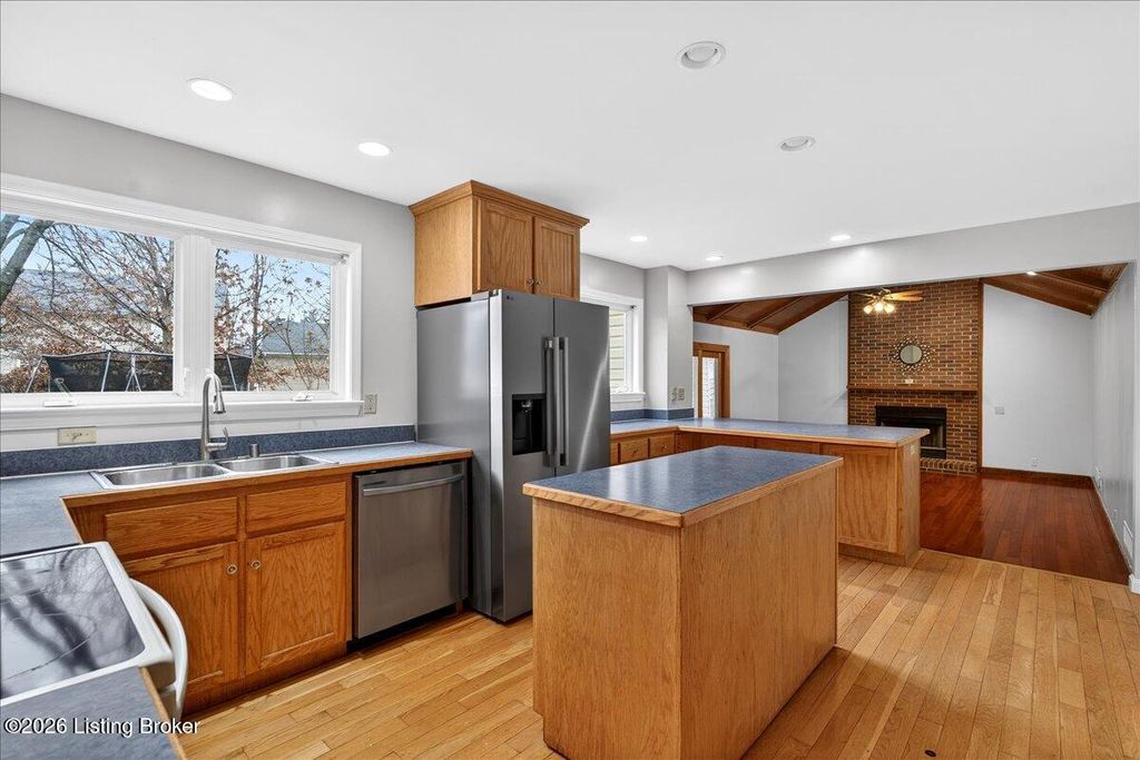 Photo of 10105 Day Lilly Ct, Louisville, KY 40241 (MLS # 1708085)