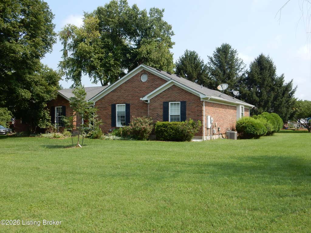 Photo of 1318 Worth Ave, Shepherdsville, KY 40165 (MLS # 1724747)