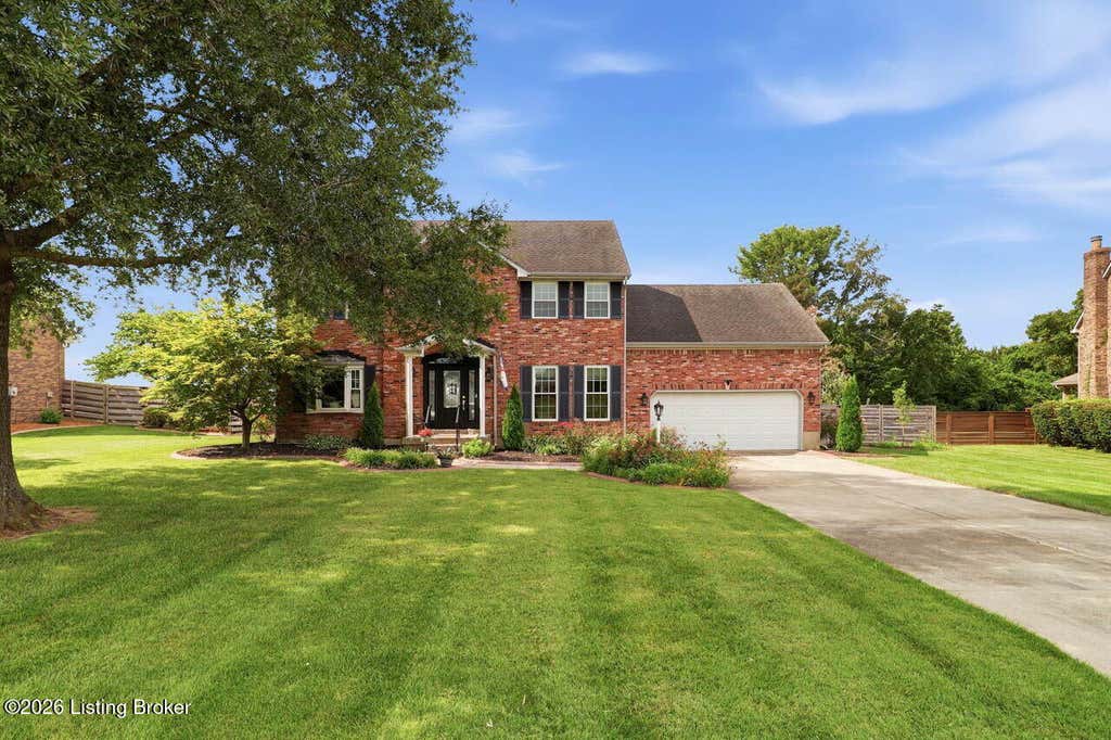 Photo of 1037 Cobblestone Cir, Shepherdsville, KY 40165 (MLS # 1725896)