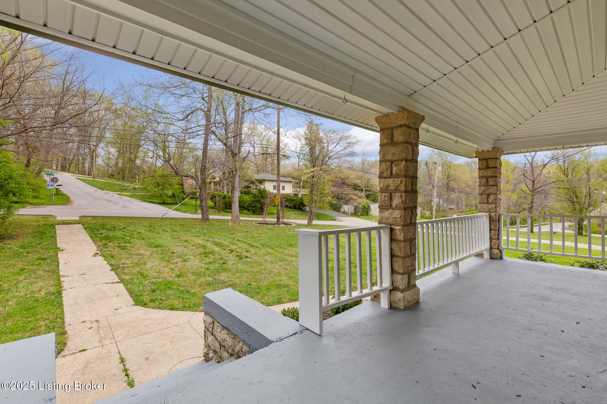 425 Cherry Ln, Pewee Valley, Pennsylvania image 5