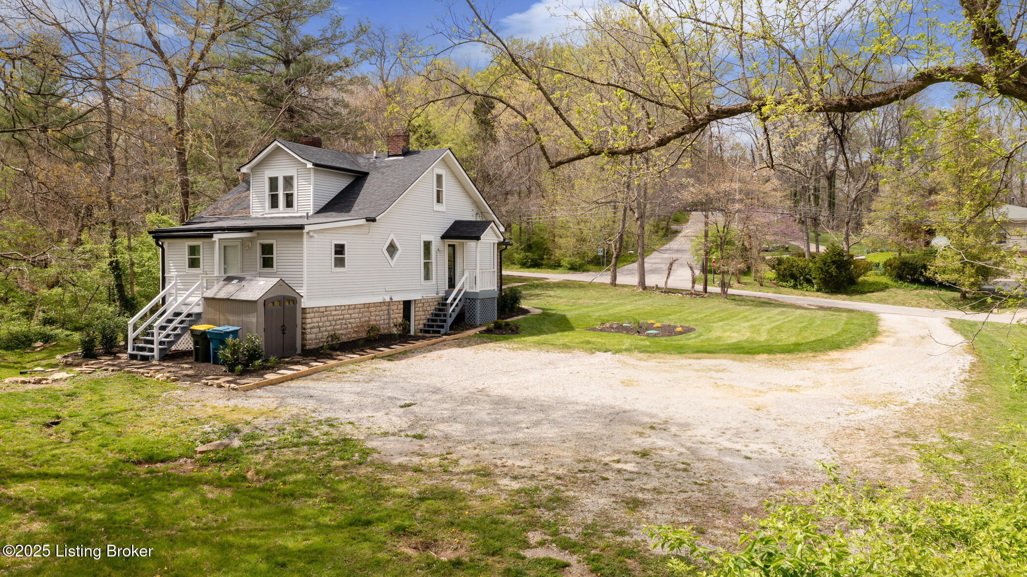 425 Cherry Ln, Pewee Valley, Pennsylvania image 8