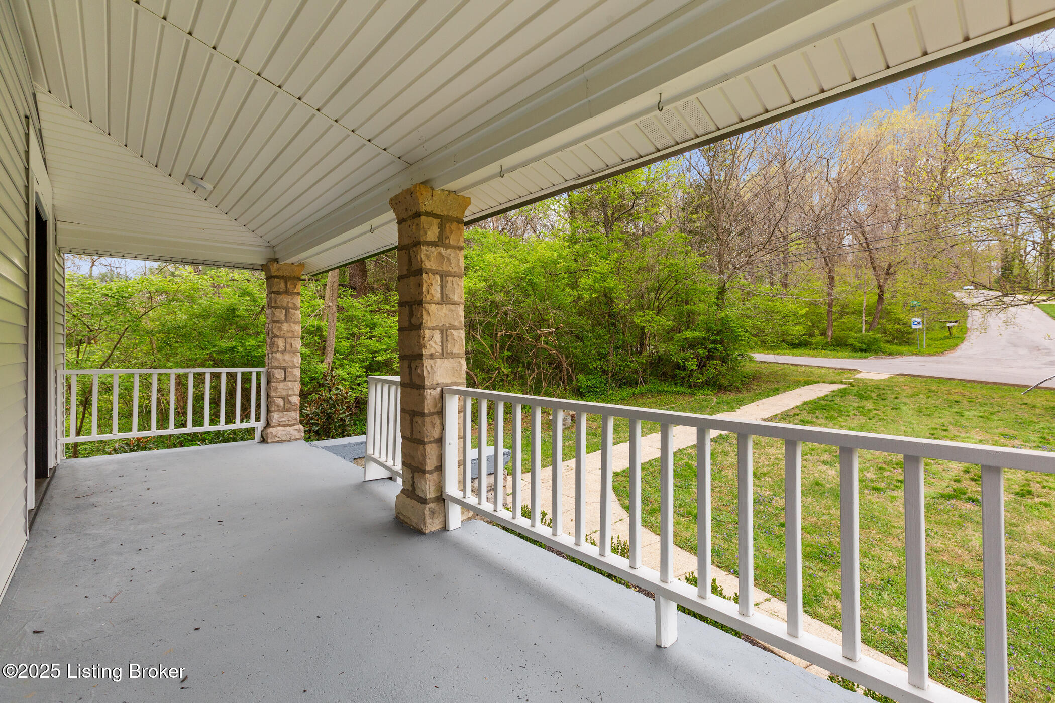 425 Cherry Ln, Pewee Valley, Pennsylvania image 6