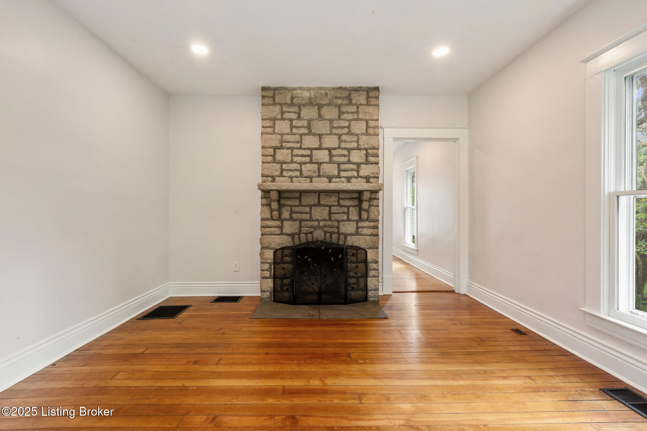 425 Cherry Ln, Pewee Valley, Pennsylvania image 9