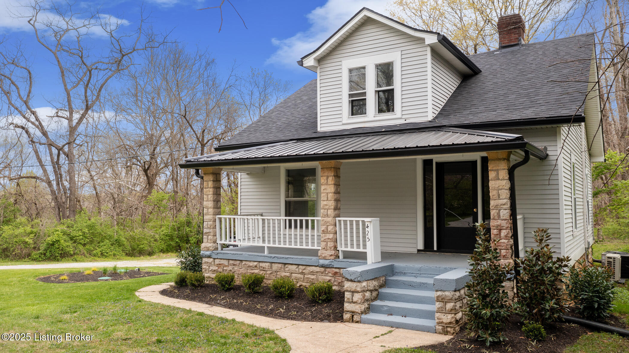 425 Cherry Ln, Pewee Valley, Pennsylvania image 2