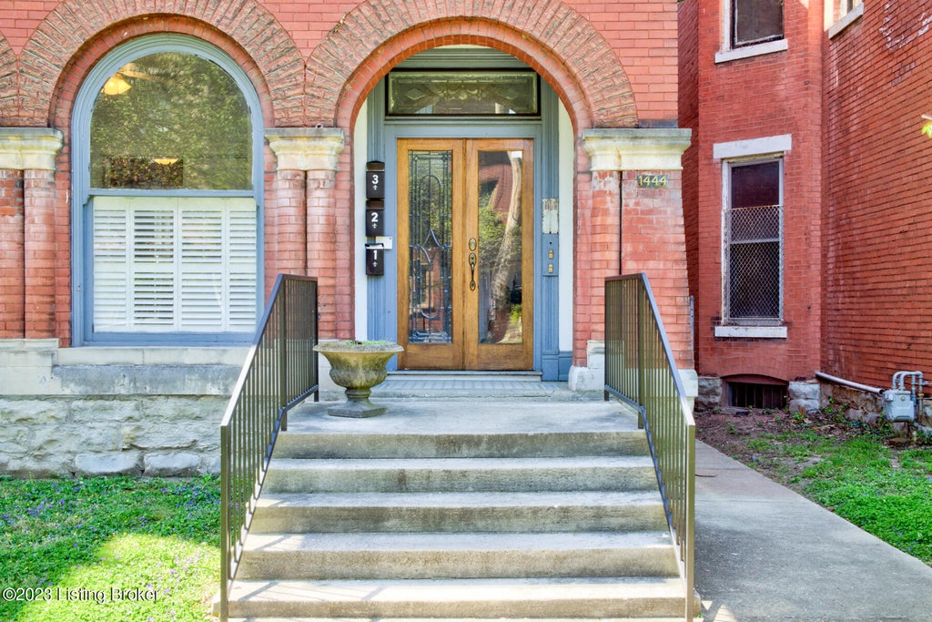 Photo of 1444 S 2nd St, Louisville, KY 40208 (MLS # 1725121)