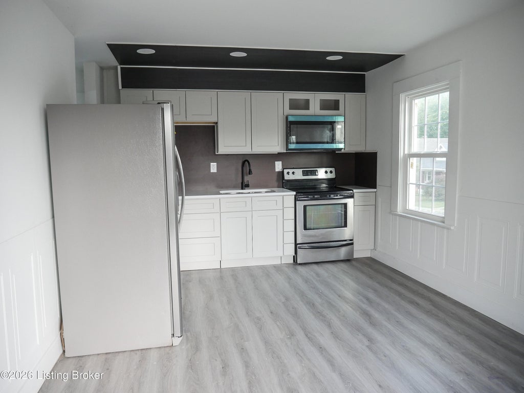 Photo of 1219 S 43rd St, Louisville, KY 40211 (MLS # 1730795)