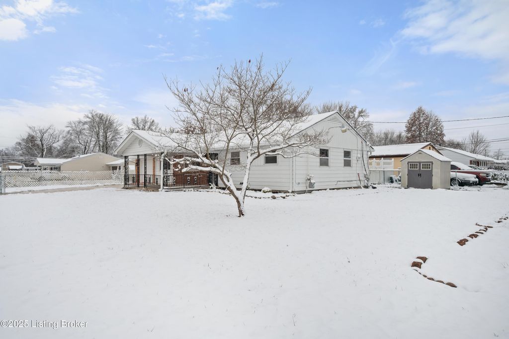 Photo of 5104 Kilmer Blvd, Louisville, KY 40213 (MLS # 1704692)