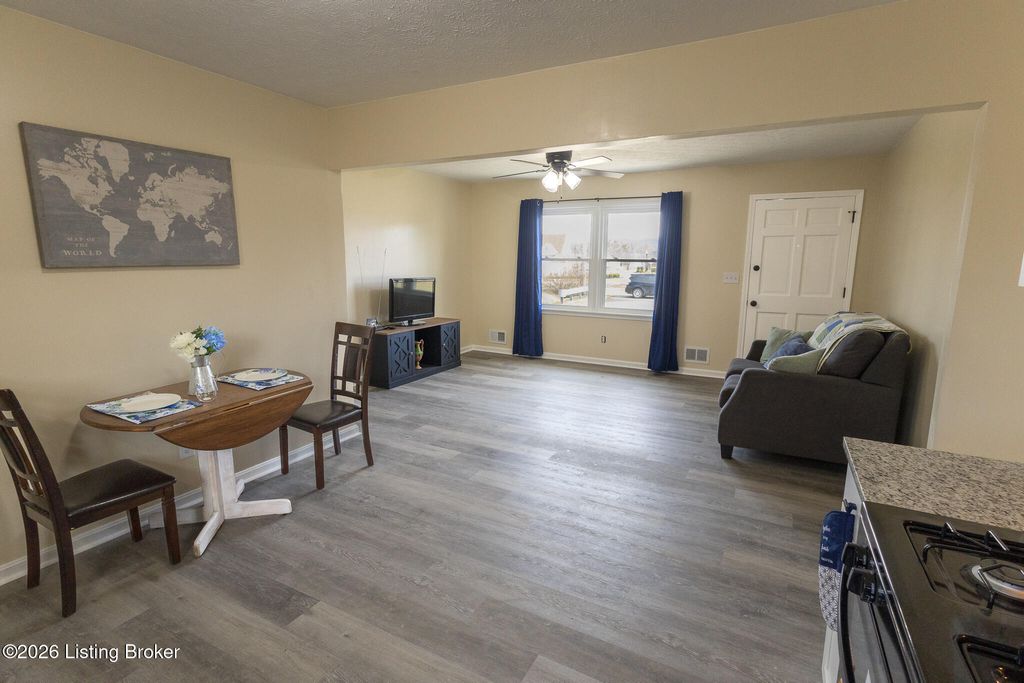 Photo of 11214 Deering Rd, Louisville, KY 40272 (MLS # 1715494)