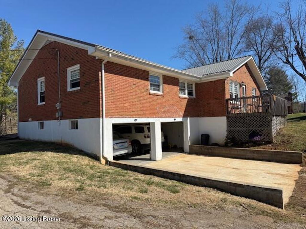 Photo of 272 Lakeview Dr, Brandenburg, KY 40108 (MLS # 1710204)