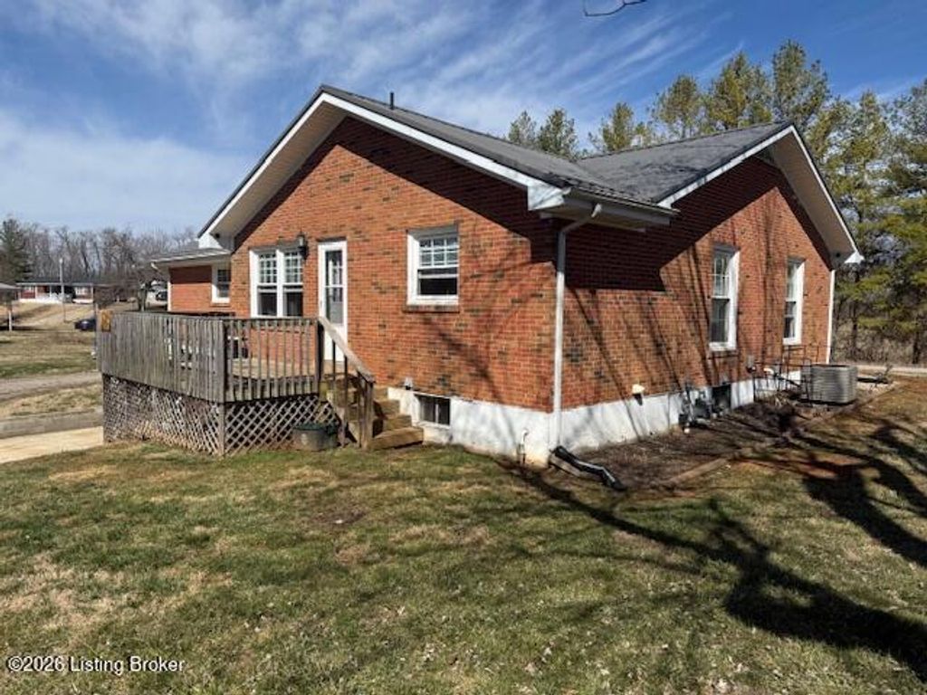 Photo of 272 Lakeview Dr, Brandenburg, KY 40108 (MLS # 1710204)