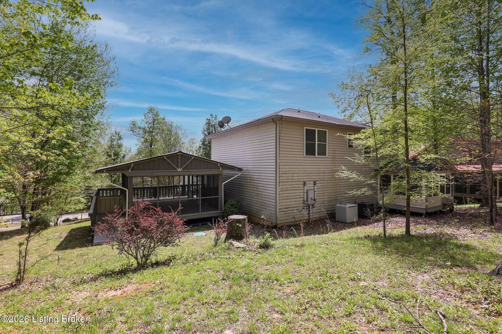 Photo of 531 Lakeshore Dr, Leitchfield, KY 42754 (MLS # 1712890)